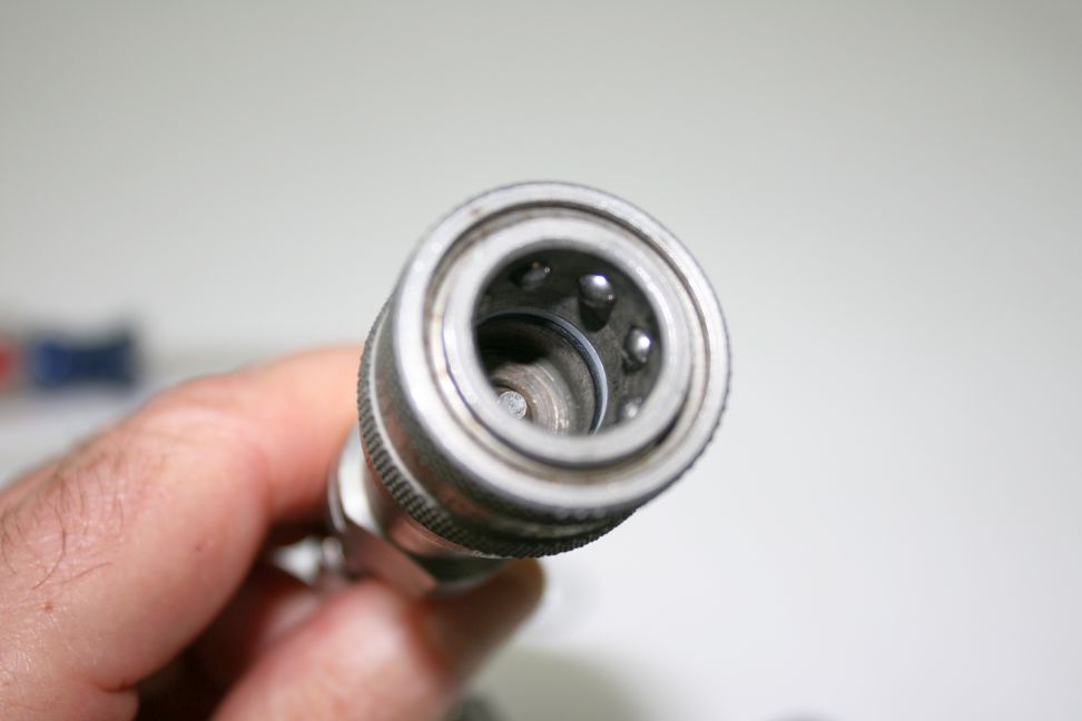 A Guide to Selecting Hydraulic Quick Fittings and Couplers A Guide to Selecting Hydraulic Quick Fittings and Couplers