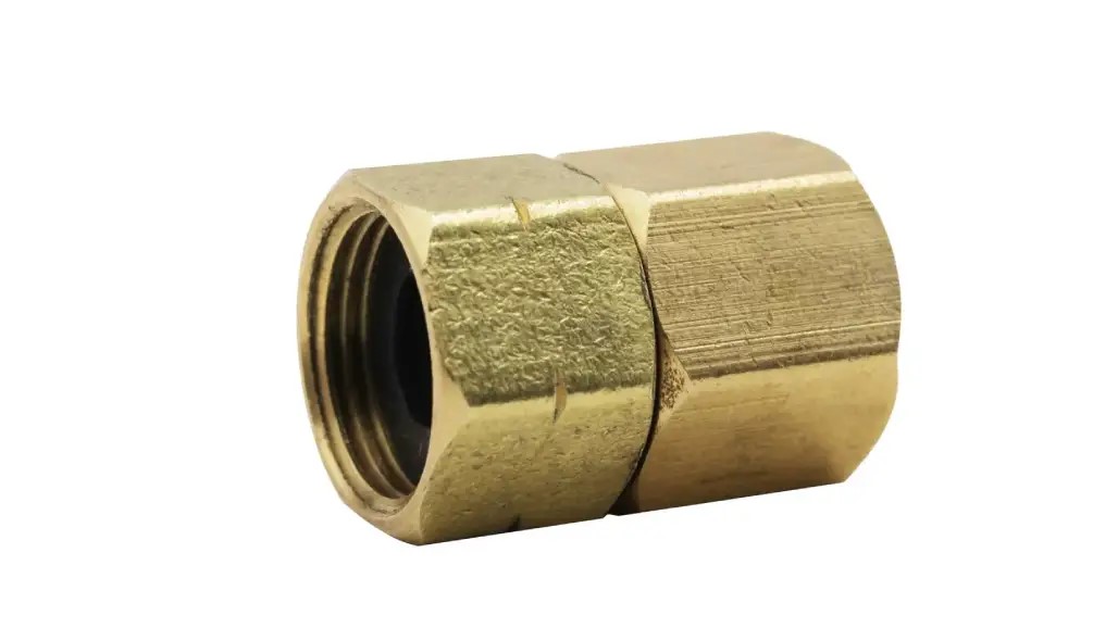 Female connector with internal thread