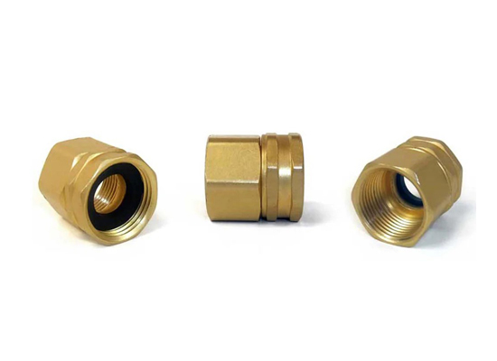 Why are 3/4 hose and connectors considered an international fitting standard?